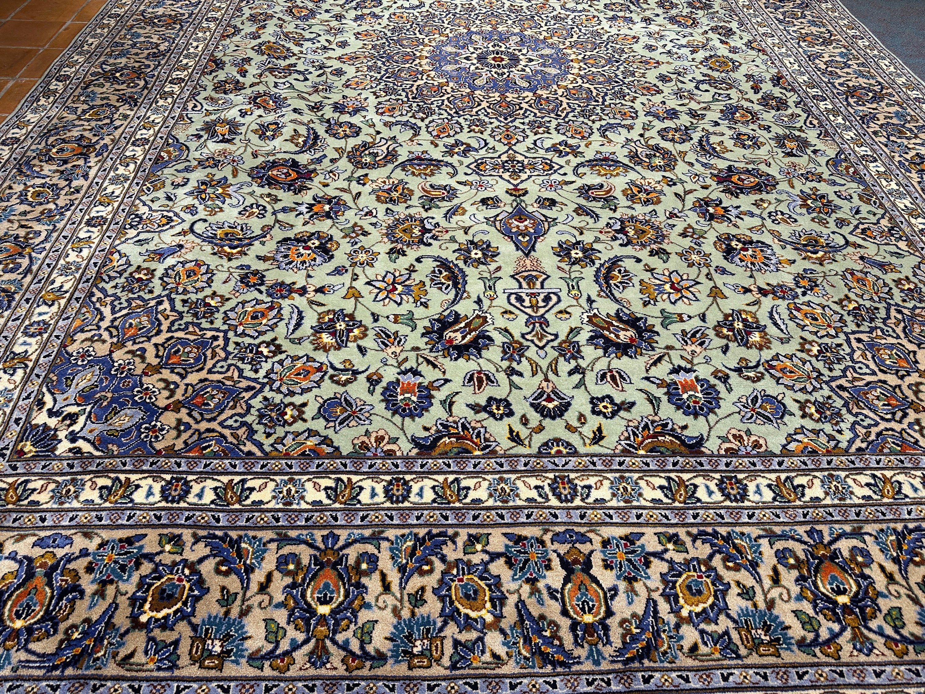 Kashan Rug - 422 cm x 292 cm