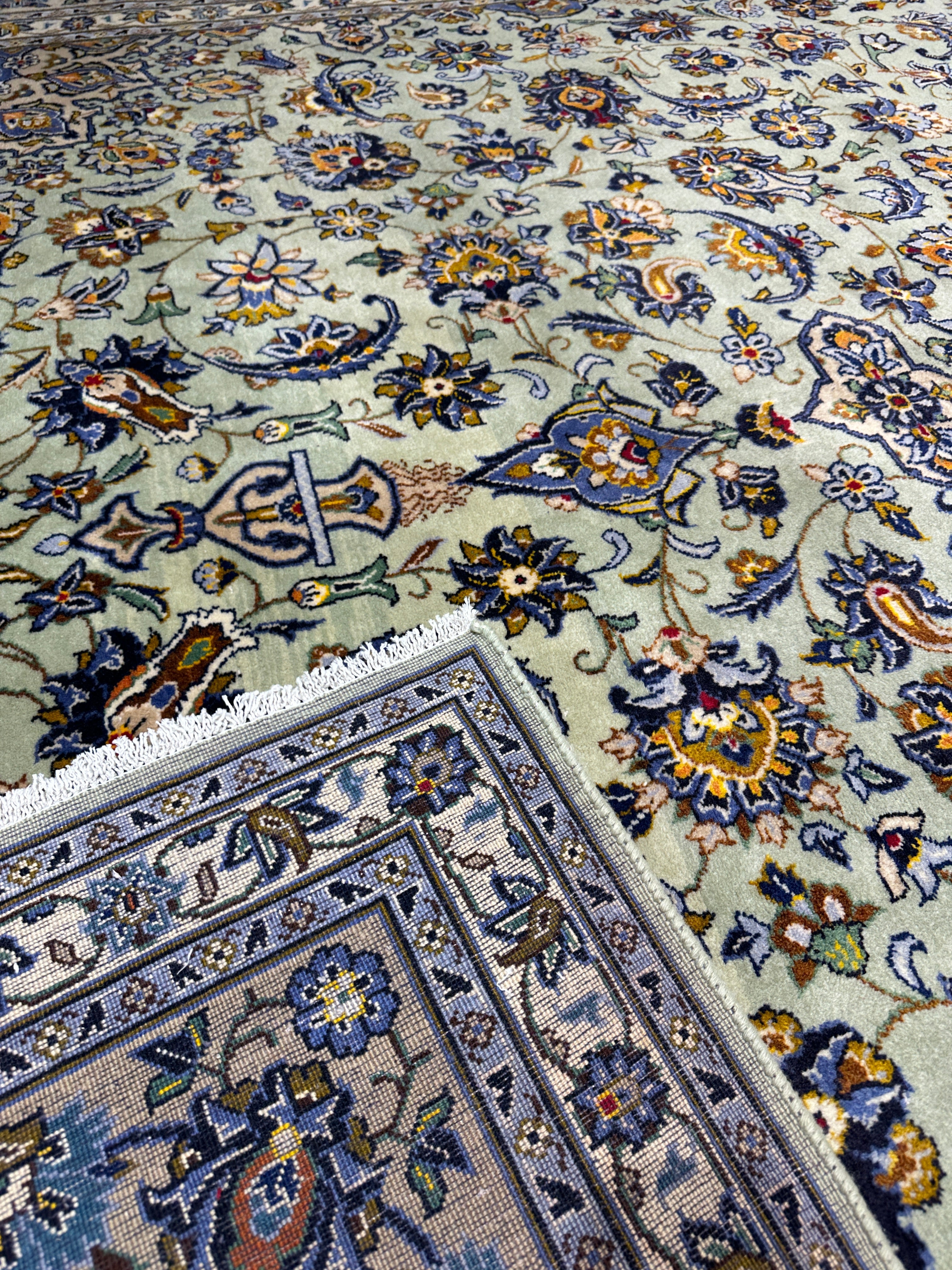 Kashan Rug - 422 cm x 292 cm