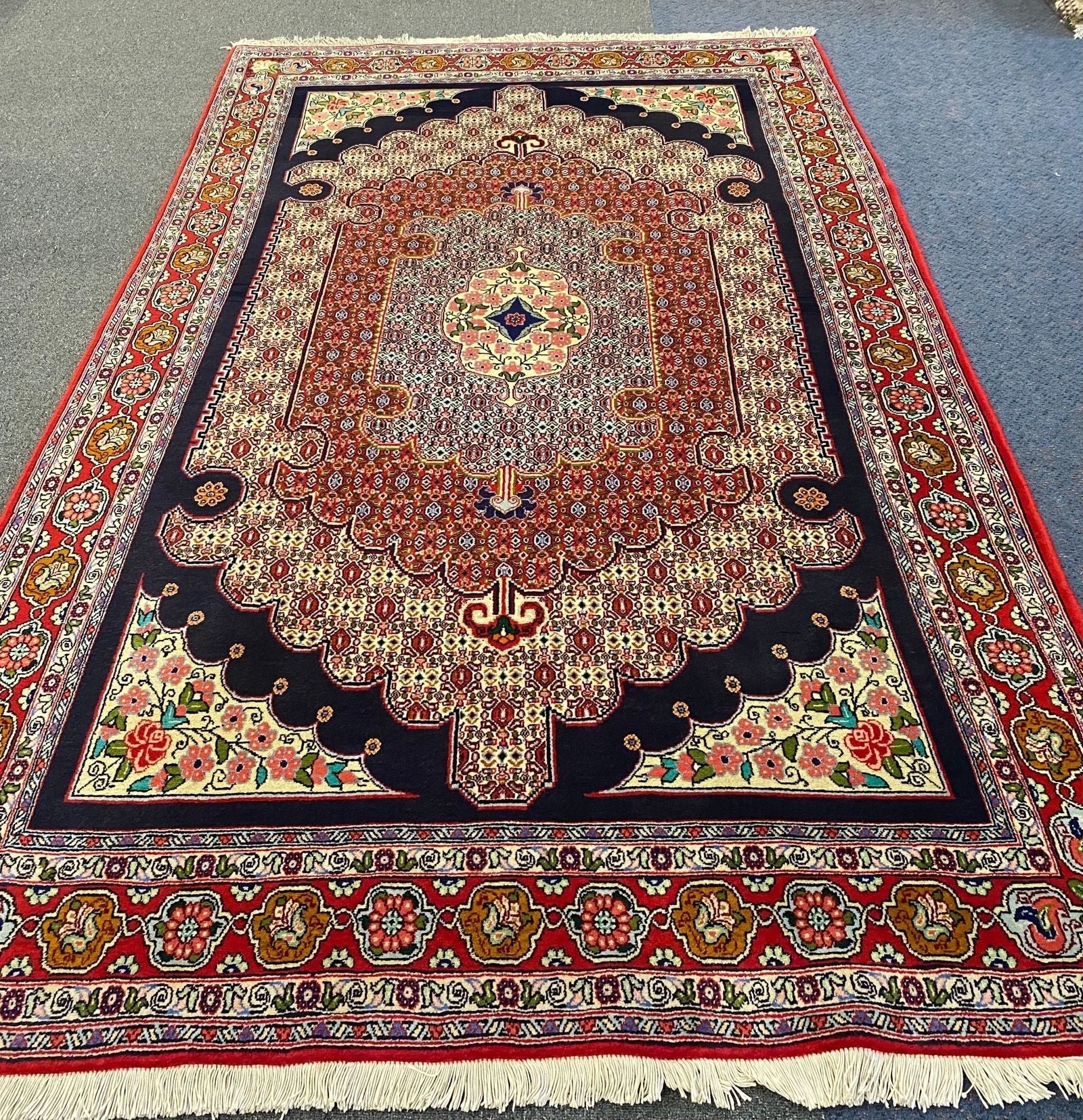 Sanandaj Rug - 247 cm x  165 cm