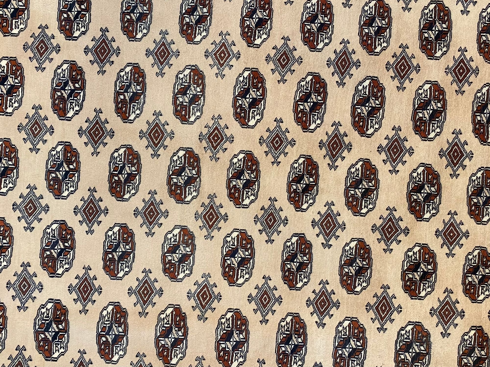 Bokhara Rug - 243 cm x 173 cm
