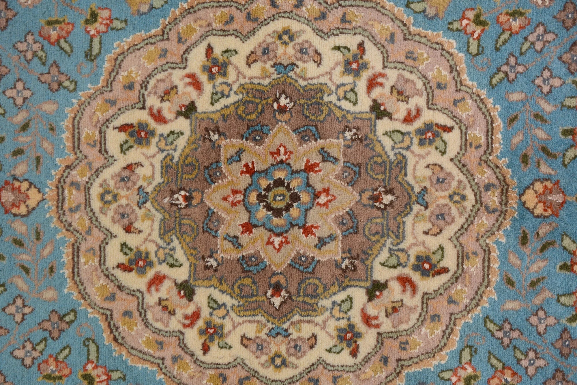 Kashmiri Hand Knotted area rug pure wool pile 222cm x 142cm
