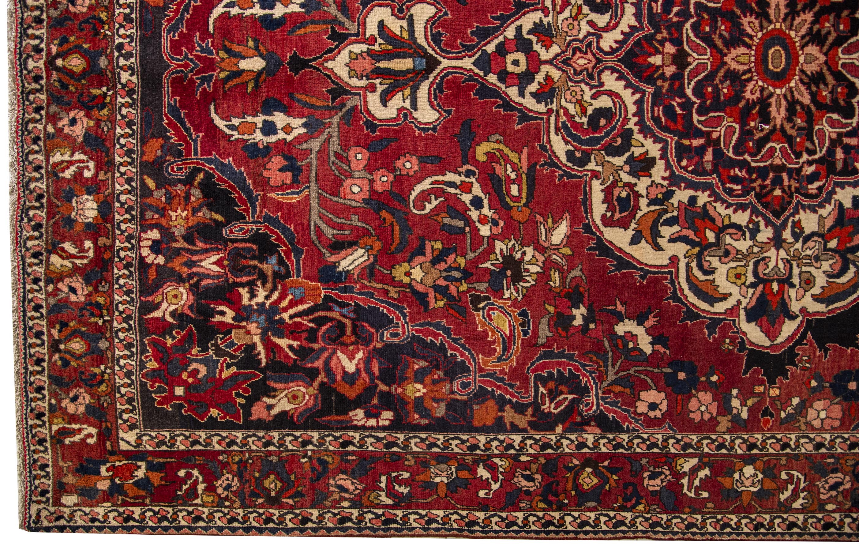 Bakhtiari Rug - 297 cm x 205 cm