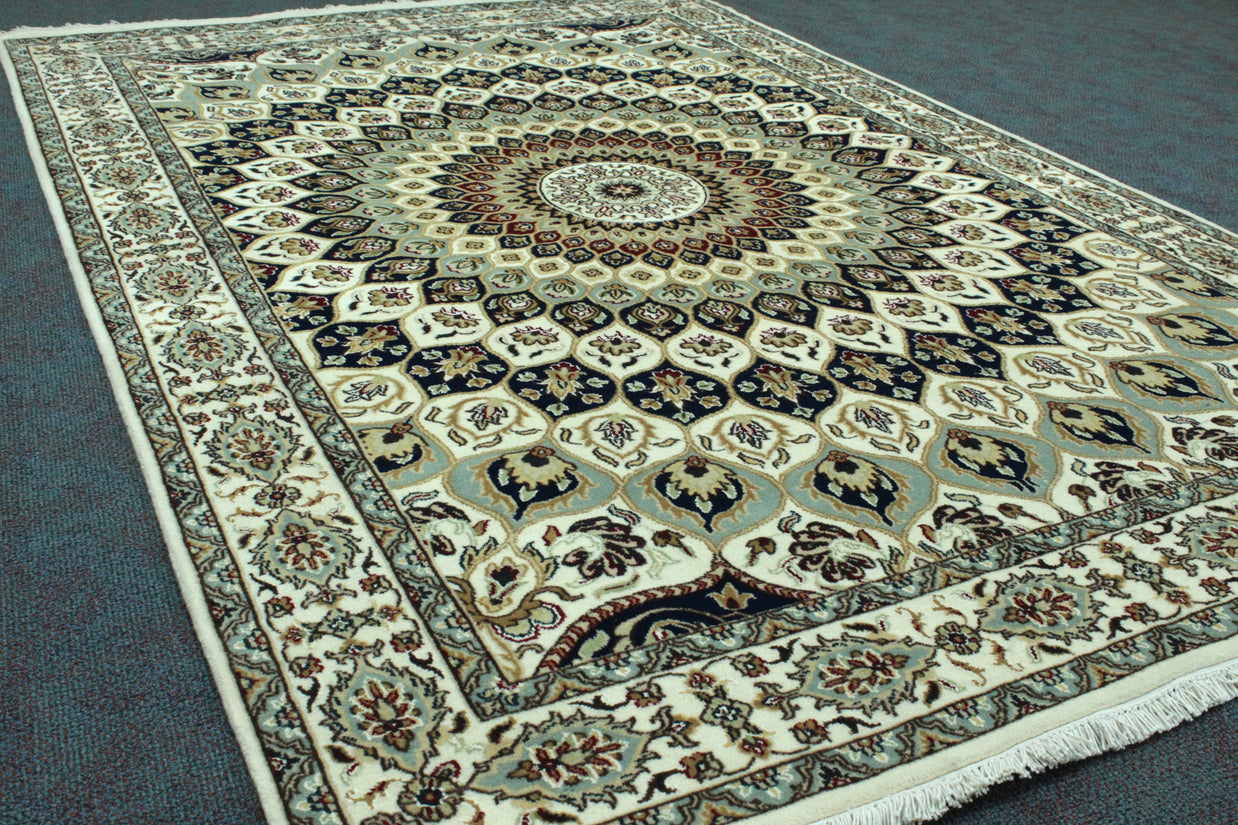 Gumbad Rug - 264 cm x 177 cm