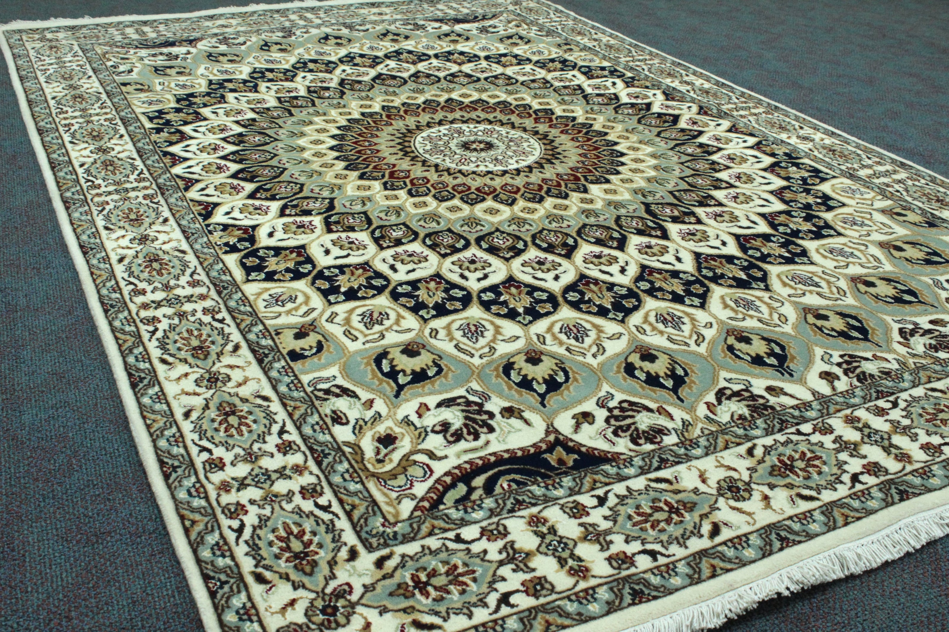 Gumbad Rug - 264 cm x 177 cm