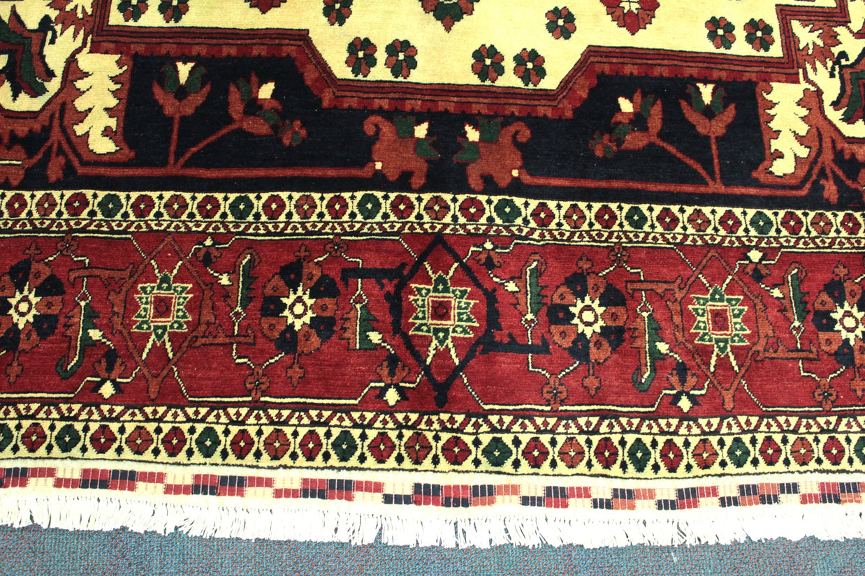 Heriz Rug  - 343 cm x 257 cm