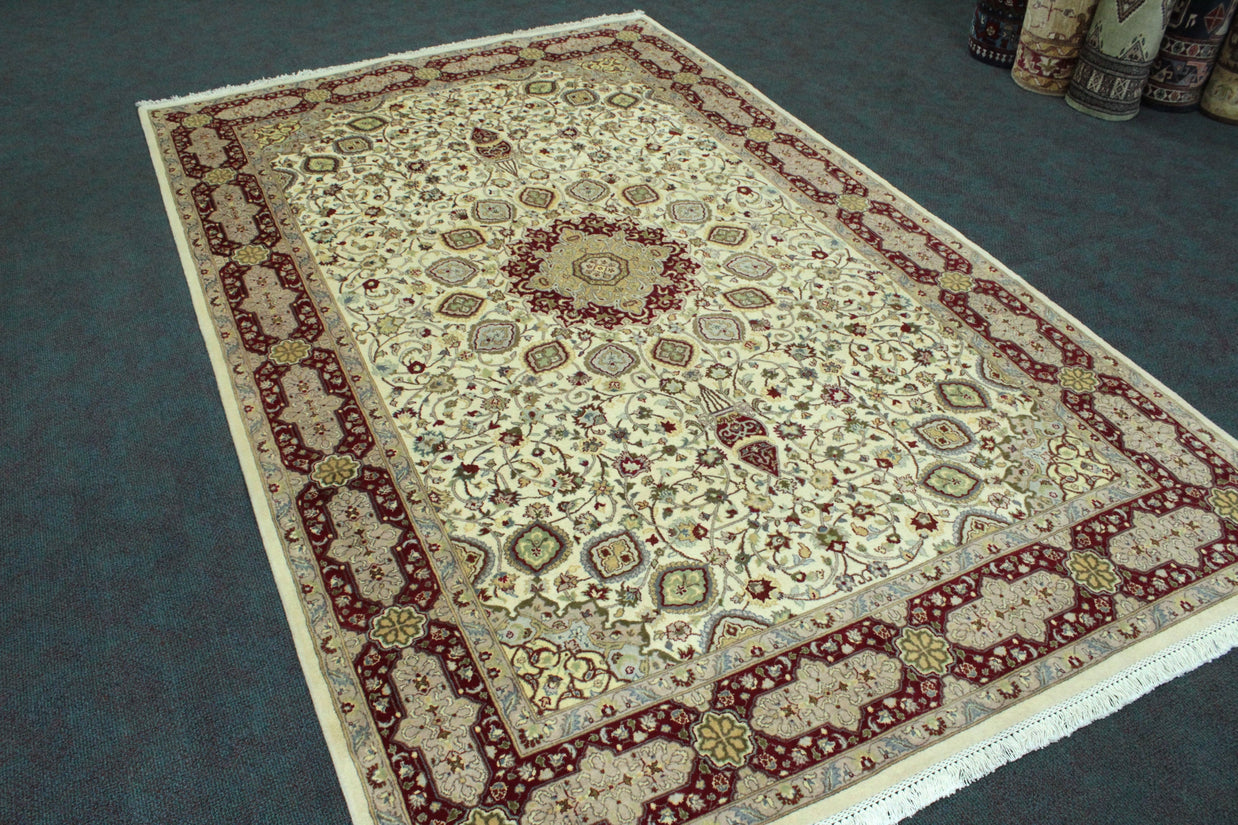 Kashmiri Rug  - 299 cm x 189 cm