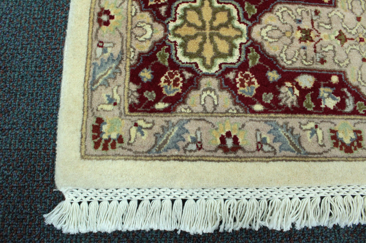 Kashmiri Rug  - 299 cm x 189 cm