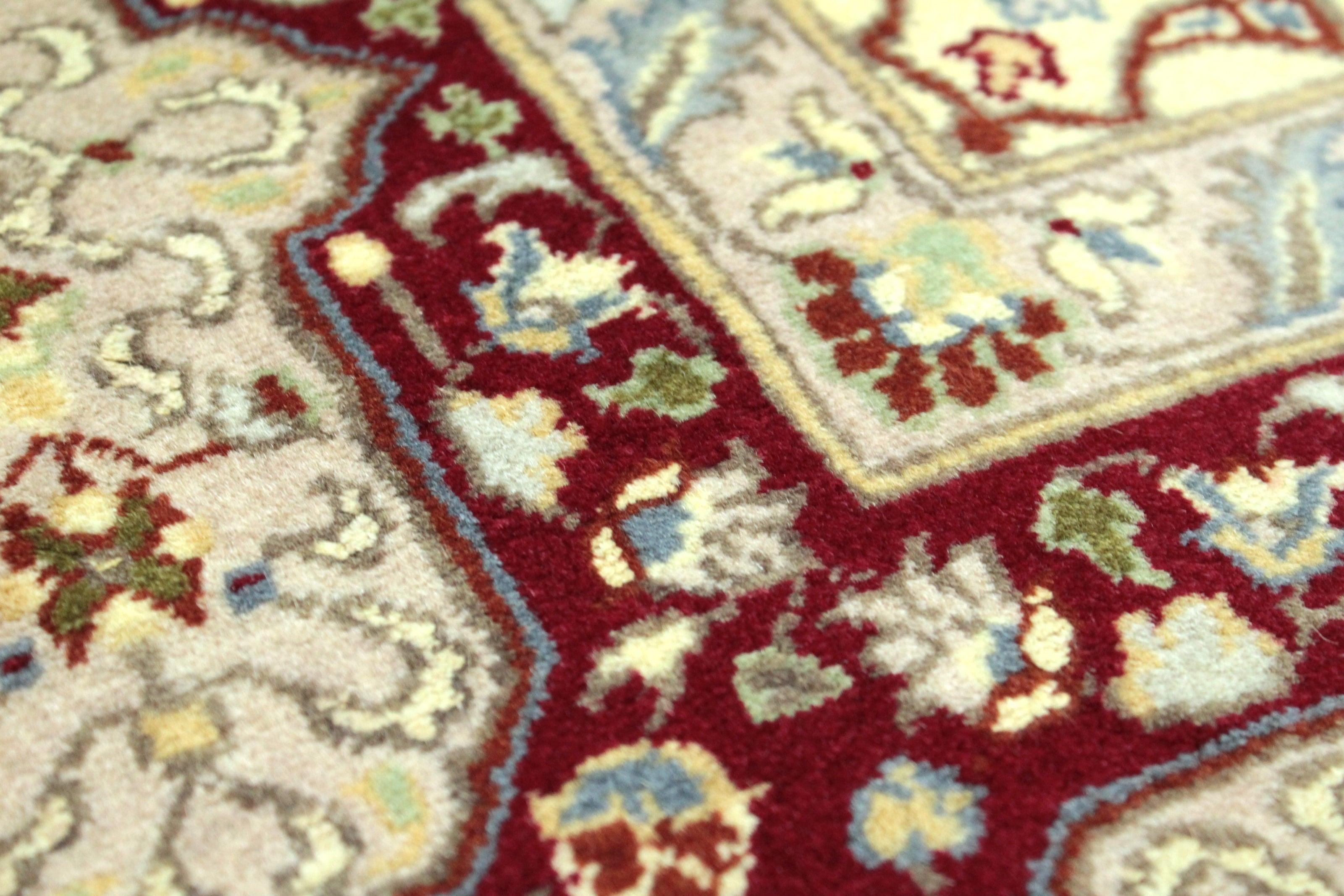 Kashmiri Rug  - 299 cm x 189 cm
